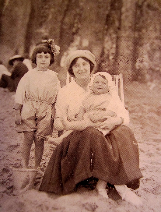 Born with flat feet, knock knees, and wobbly legs, the five-year old Markova (shown here at the beach with her mother and baby sister Doris) was the unlikeliest of future ballerinas.